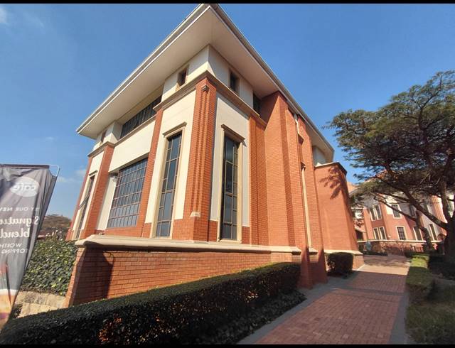 196M² OFFICE TO LET IN BRYANSTON